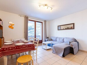 Dining - 6-person Apartment in Loudenvielle with Wifi, near Skyvall (Loudenvielle)