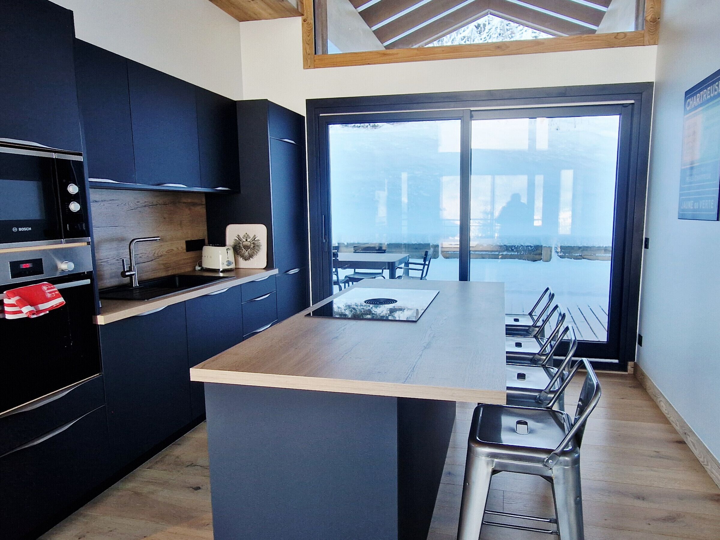 冰箱、微波炉、烤箱、洗碗机