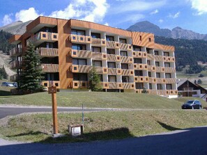 Exterior - Studio 2 ppl, near slopes and shops, parking (Montgenèvre)