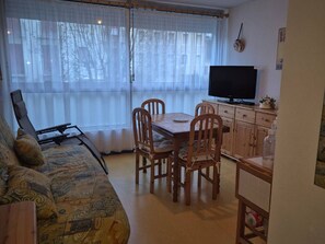 Living area - Charming T2bis 4-6 people, near center, Cauterets (Cauterets)
