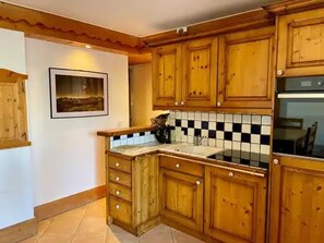 Fridge, microwave, oven, dishwasher - Apartment in Méribel 4 ppl, pool, ski-in/ski-out (Méribel)
