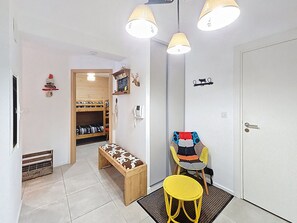 Interior - Bright apartment near center with balcony and parking (Châtel)