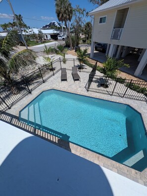 Pool - Beach Cottage With Heated Pool - The Beach Is In Sight! (Fort Myers Beach)