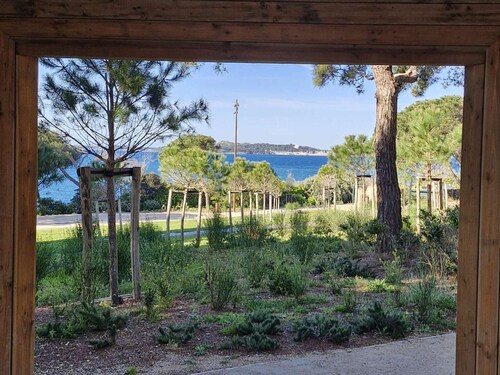 3-room apartment, 250m to beach, up to 6 guests, air-conditioned
