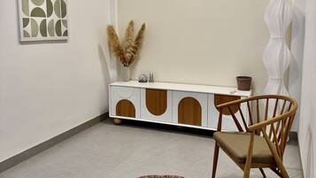 Monitor de computadora y impresora