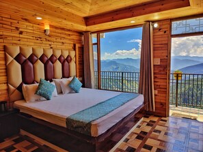 Deluxe Double Room, Balcony, Mountain View - Aakarsh Homestay - Pahadi Food Hub (Fagu)