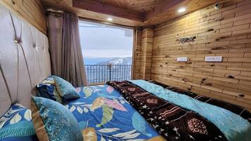Family Room | Free WiFi