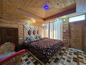 Habitación doble Deluxe, balcón, vista a la montaña | Wifi gratis 