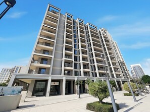 Exterior - 1BR Creek Beach Access (Dubai)
