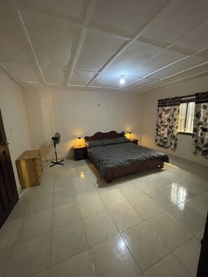 Room - From home to home accommodation with the space you need to make a perfect stay. (Freetown)