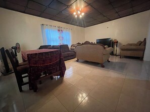Interior - From home to home accommodation with the space you need to make a perfect stay. (Freetown)