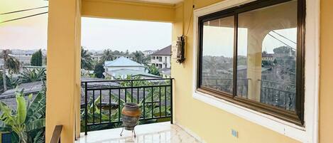 Apartment, 3 Bedrooms, Smoking | Property grounds