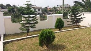 Apartment, 3 Bedrooms, Smoking | Property grounds - Entire First Floor With 3 En-suite Bedrooms (Sekondi-Takoradi)