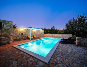 House | Pool - Villa Near Zadar and the Wine Region (Benkovac)
