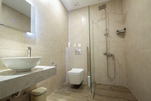 Standard Double Room, Garden View | Bathroom | Free toiletries, hair dryer, towels, soap - Kinor David Glatt Kosher Hotel  (Tbilisi)