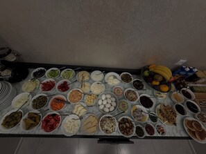 包每日自助早餐