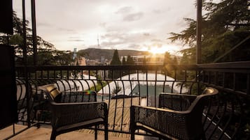 Standard Double Room, Garden View | Minibar, desk, free WiFi