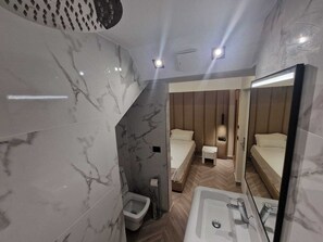 Shower, towels, shampoo - Tirana Room Rentals • Single Bed • Free Wi-Fi • Private Bathroom • TV (Tirana)