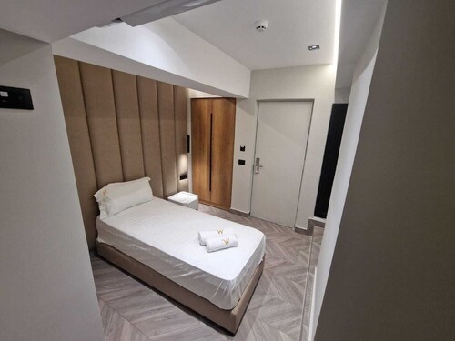 Tirana Room Rentals • Single Bed • Free Wi-Fi • Private Bathroom • TV