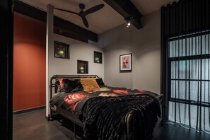 Fer et planche à repasser, Wi-Fi gratuit, draps fournis