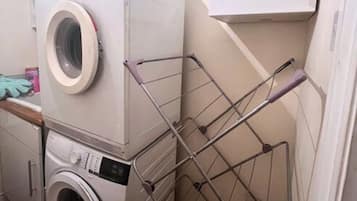 Room, 1 Bedroom, Smoking, Patio | Laundry