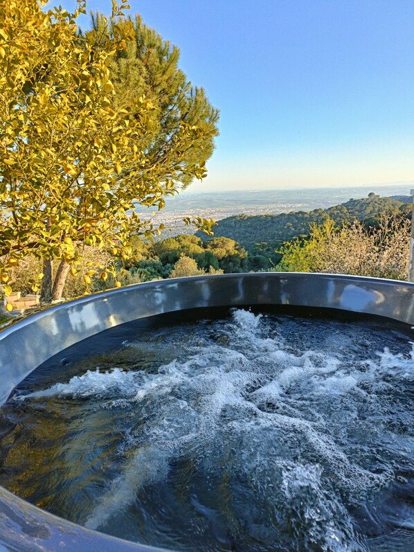 Bain à remous extérieur