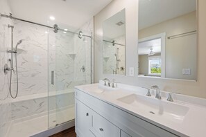 Shower, towels - NEW TO VRBO-STYLISH DIGS-3 BR, 3,5 BA,ELEVATOR-109 Houston,STEPS TO DEWEY BCH (Dewey Beach)
