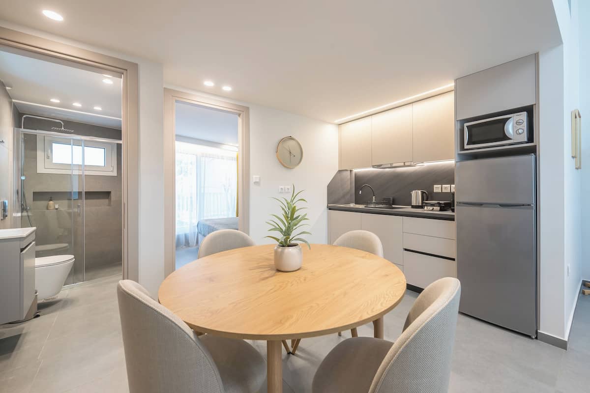 Athens Secluded Apartment A | Dining room