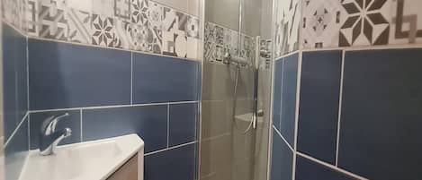 Apartment | Bathroom