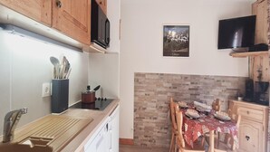 Apartment | Private kitchen - Chalets D'or E Ndeg216 -3p5 (Les Deux Alpes)
