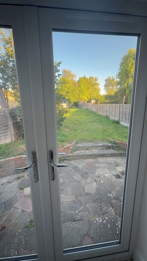 Interior - Spacious 3-Bed Home w/ Garden & Driveway • Ideal for Families & Commuters (Potters Bar)