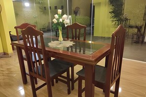 Biệt thự dành cho gia đình | Khu ăn uống