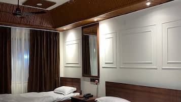 Iron/ironing board, free WiFi