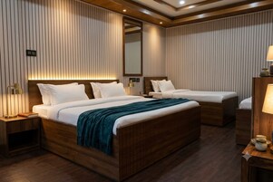 Quadruple Room | Iron/ironing board, WiFi (free)