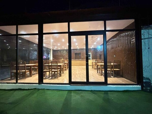 Dining - Ambika Resort (Rishikesh)