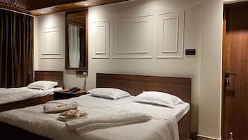 Quadruple Room | Iron/ironing board, free WiFi
