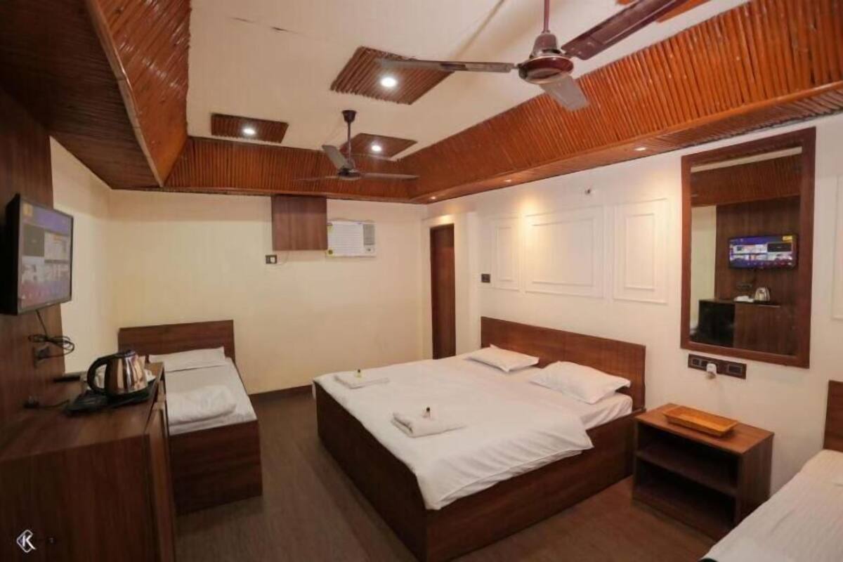 Quadruple Room | Iron/ironing board, free WiFi