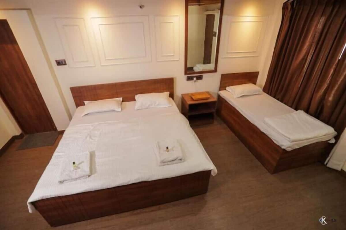 Double Room | Iron/ironing board, free WiFi