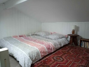 3 chambres, fer et planche à repasser, Wi-Fi gratuit, draps fournis