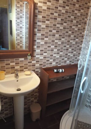 Hair dryer, towels, soap, toilet paper - Stylish vacation home, 150 m from everything but in a quiet part of town. (Lacanau Océan)