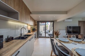 Microwave, oven, coffee/tea maker, toaster - Stone Project 2 (Rethymno)