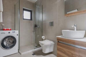 Shower, towels - Stone Project 2 (Rethymno)