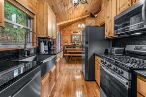 Cabin, 3 Bedrooms | Private kitchen | Fridge, oven, coffee/tea maker, toaster - Tennessee Risky 3 Bedroom Cabin (Sevierville)