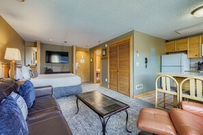 Studio | Living area - Village At Breck Liftside 4504 Studio (Breckenridge)