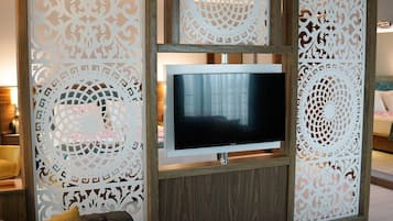 Premium Suite, Mountain View | In-room safe, desk, laptop workspace, iron/ironing board