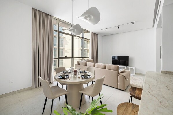 Living area - 1BR Equestrian Lifestyle Meydan (Dubai)