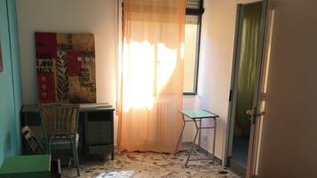 Bügeleisen/Bügelbrett, WLAN, Bettwäsche