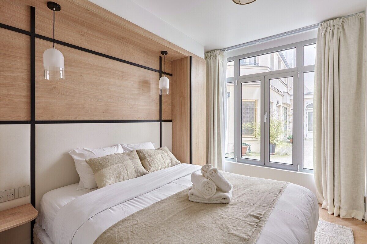 Bureau, fer et planche à repasser, Wi-Fi gratuit, draps fournis