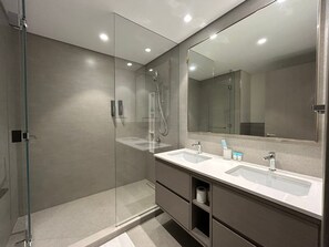 Shower, hair dryer, towels, soap - 2-bedroom in Downtown Dubai with Fully Furnished Apt and City view from heights (Dubai)