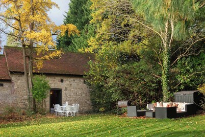 Escape to the countryside with our three charming self-contained properties in Fernhurst, West Sussex, perfect for families, friends, or couples seeking privacy and comfort.